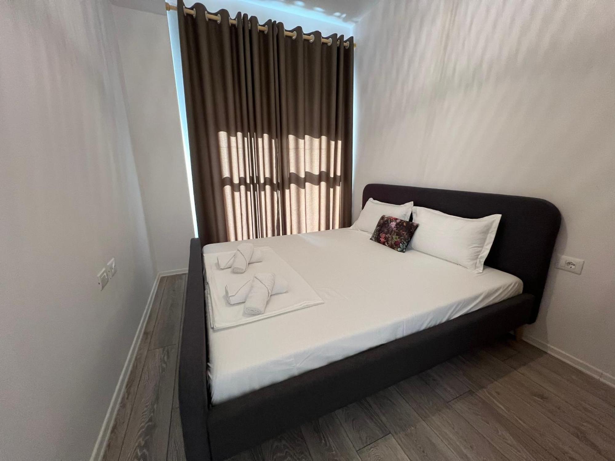 Sunflower Apartment Tirana Exterior foto